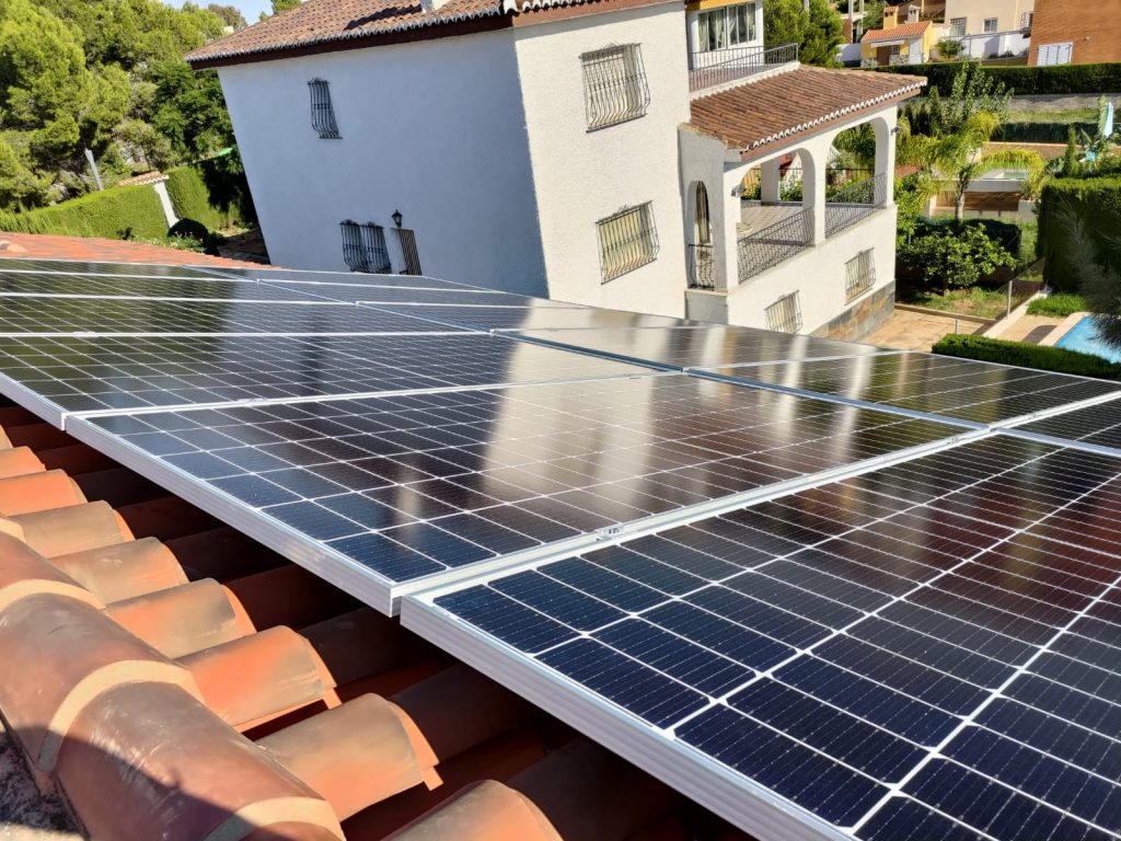Instalación placas solares en Valencia Primelec