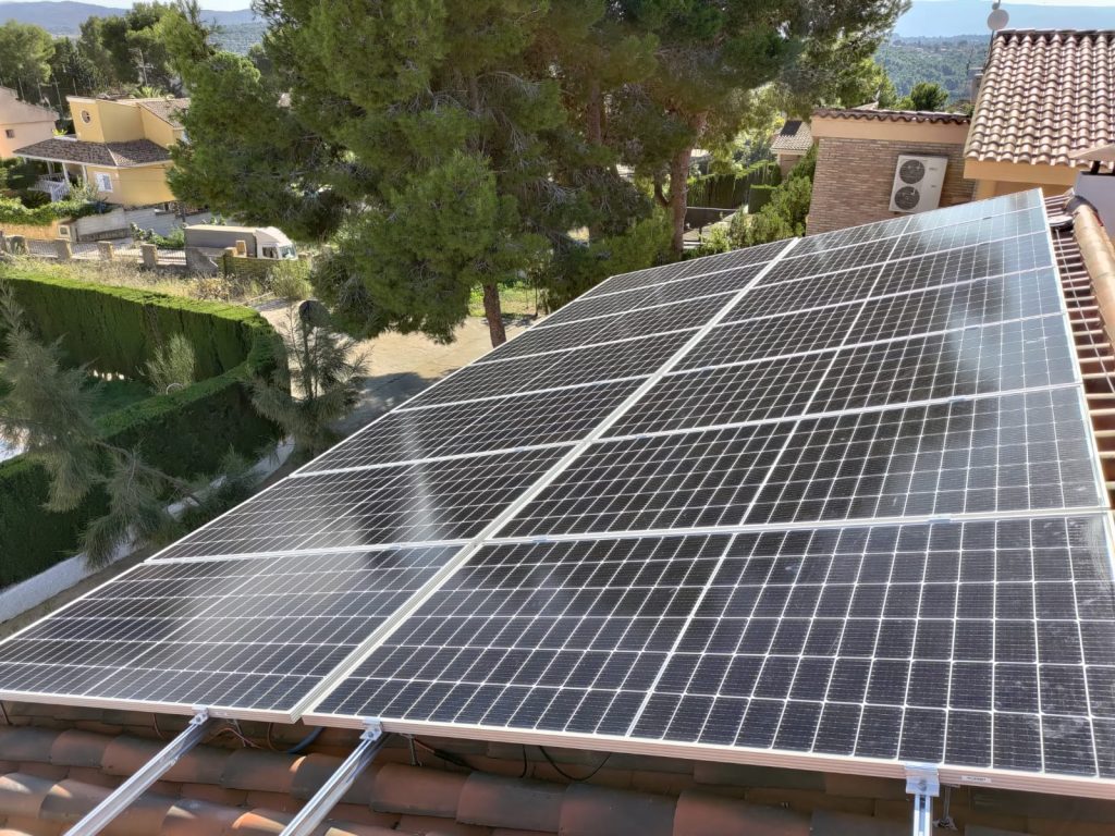 Placas solares en chalet en Valencia